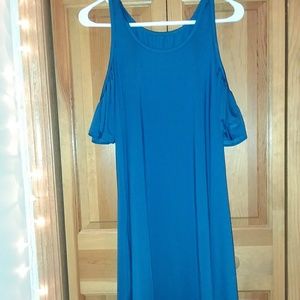 Shoulder show t shirt dress